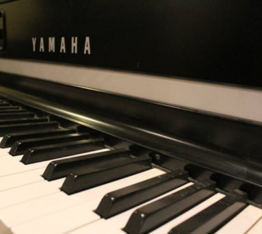 Yamaha electric piano keys